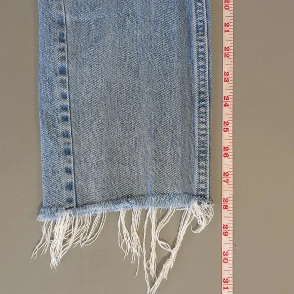 A&F Mom Jean size 2 Light Wash - Picture 12 of 13